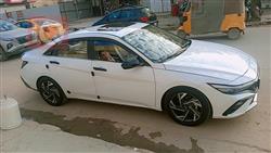 هیۆندای ئەلەنترا